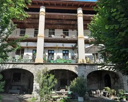 In Dimora Storica Con Patio Fiorito